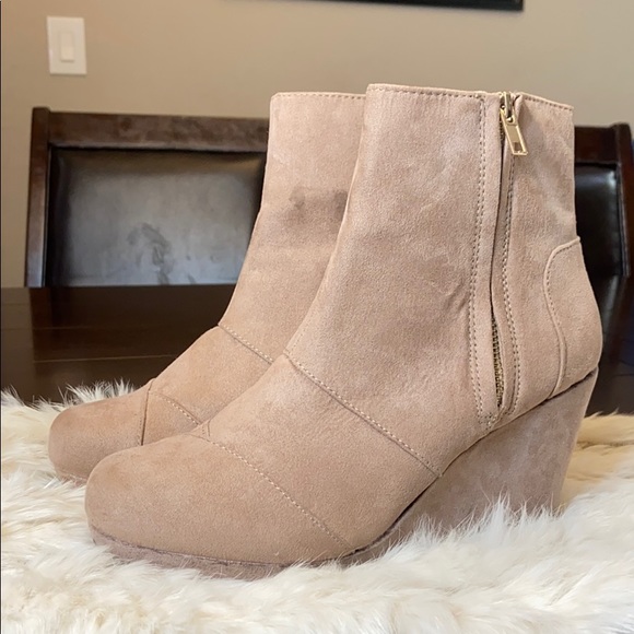 Ankle Boots Wedge. Size 7. Great Used Condition! - Picture 3 of 8